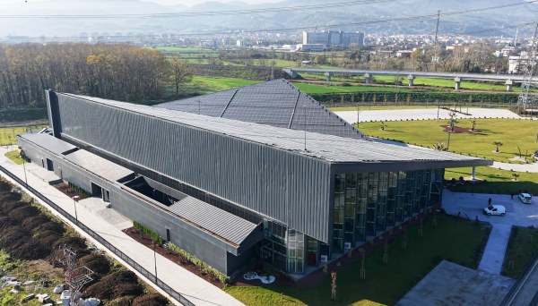 A W595009 03 600X342