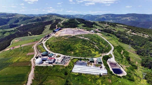 A W596406 03 600X338