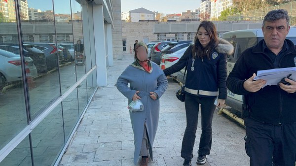 A W598176 01 600X337