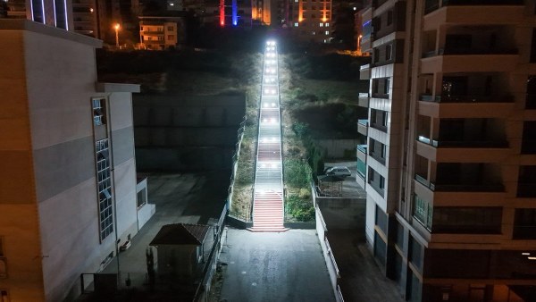 A W604852 04 600X338