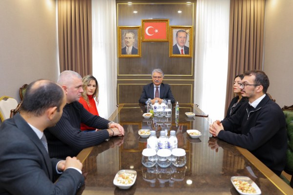 A W606103 02 600X400