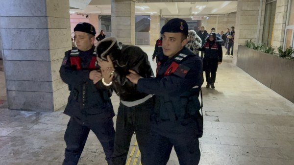 A W606426 02 600X337