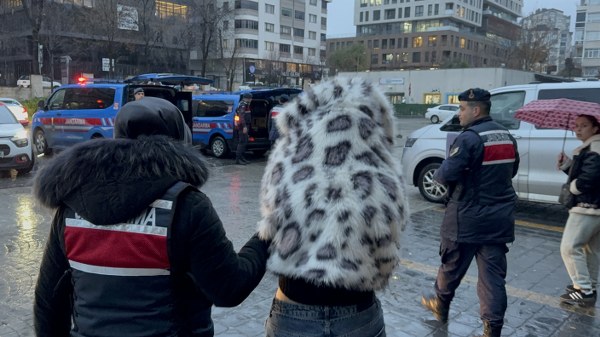 A W606426 04 600X337