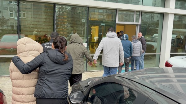 A W606775 03 600X337