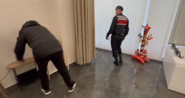 A W606859 03 600X318