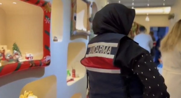 A W606859 04 600X326