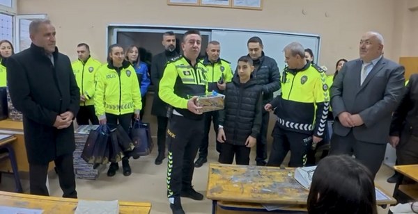 A W622024 02 600X308