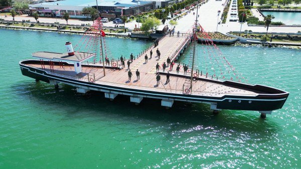 A W623627 07 600X338