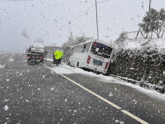 O T O B U S Y O L K E N A R I N D A K I K A Z A Z E D E L E R E C A R 1120393 332510 533X400