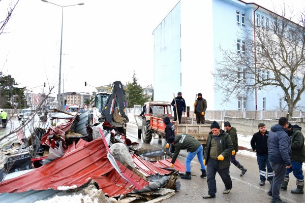 S A M S U N D A K U V V E T L I R U Z G A R O K U L U N C A T I S I 1128912 335167 600X400