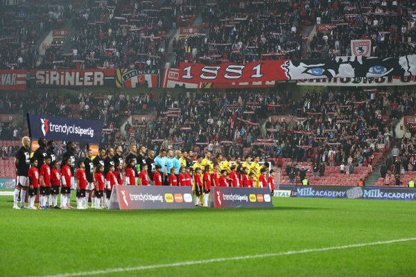 S A M S U N S P O R B A S K A N V E K I L I B I L E N S U P E R K U 1094792 324951 600X400