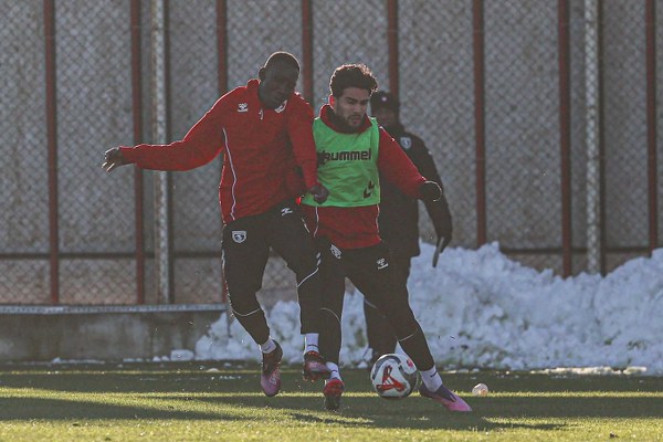 S A M S U N S P O R F E N E R B A H C E H A Z I R L I K L A R I N I S U 1096283 325423 600X400