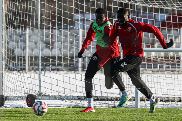 S A M S U N S P O R F E N E R B A H C E H A Z I R L I K L A R I N I S U 1096286 325423 600X400