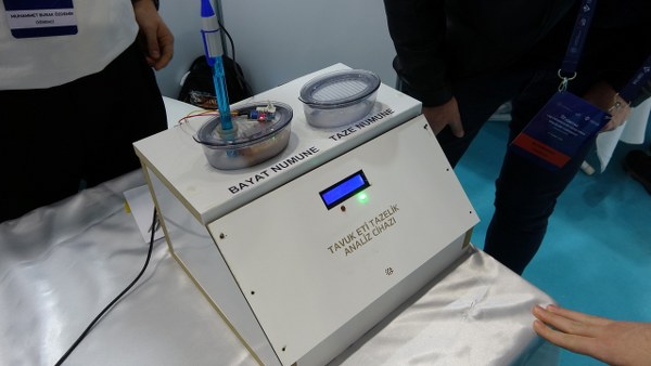 A W640752 02 600X338