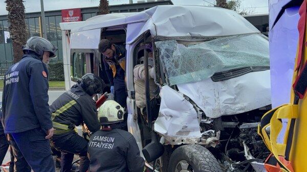 A W660886 01 600X337