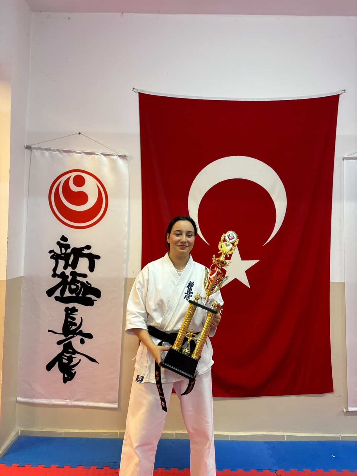 679641664 978288184667264 4269591873827518598 N