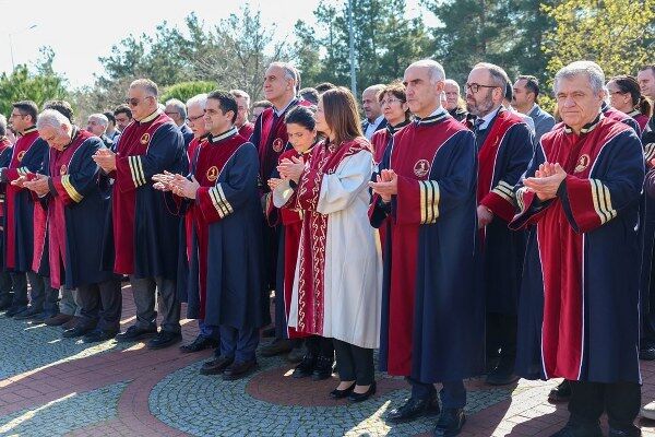 A W674015 01 600X400