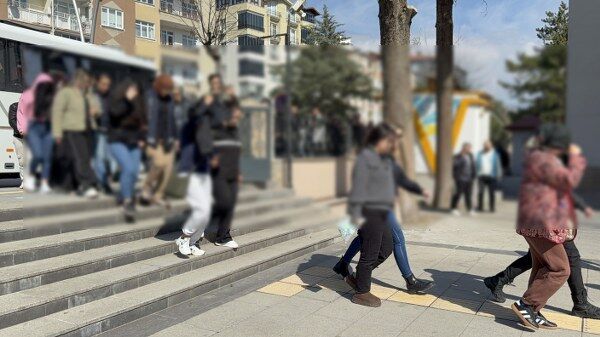 A W677301 02 600X337