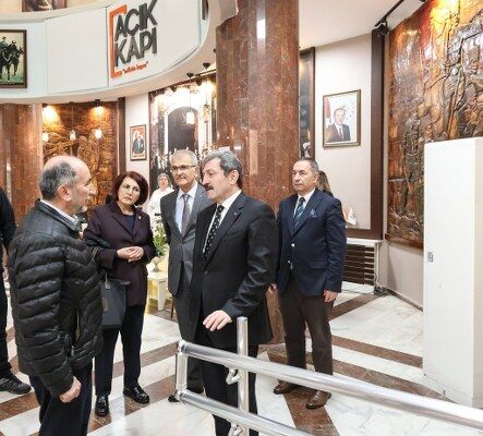 A W678438 04 443X400