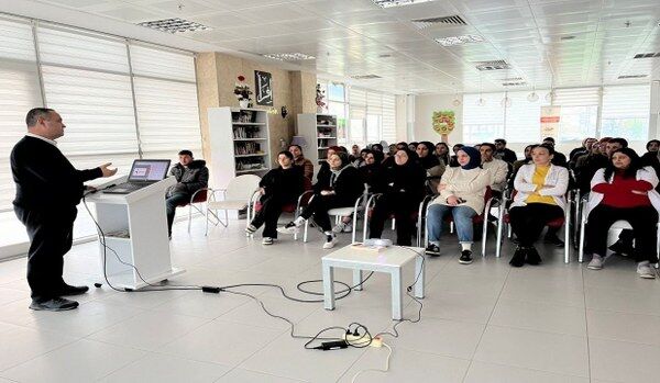 A W682057 03 600X349