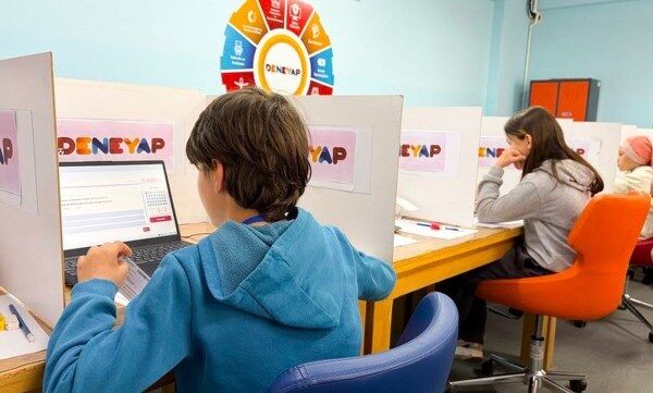 A W685611 04 600X361