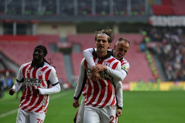 A W686940 10 600X400