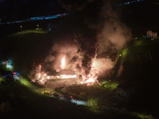 A W688563 02 533X400