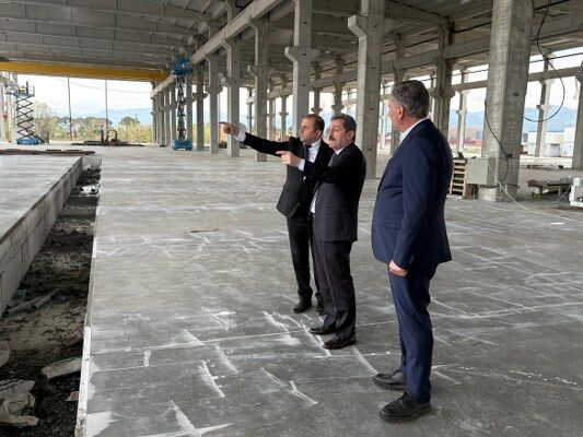 A W688745 04 533X400