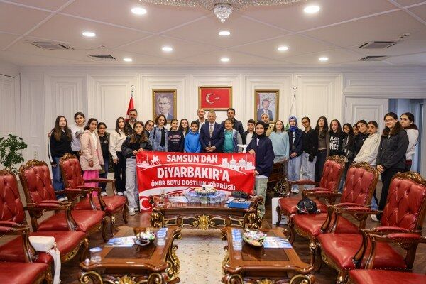 A W689889 01 600X400