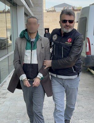 A W694772 02 306X400