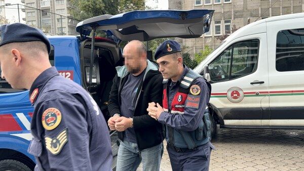 EVDEN-PARA-VE-ALTIN-CALAN-SUPHELI-YAKALA_1530626_455456_600x338.jpg
