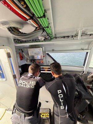 AW801212_02_300x400.jpg